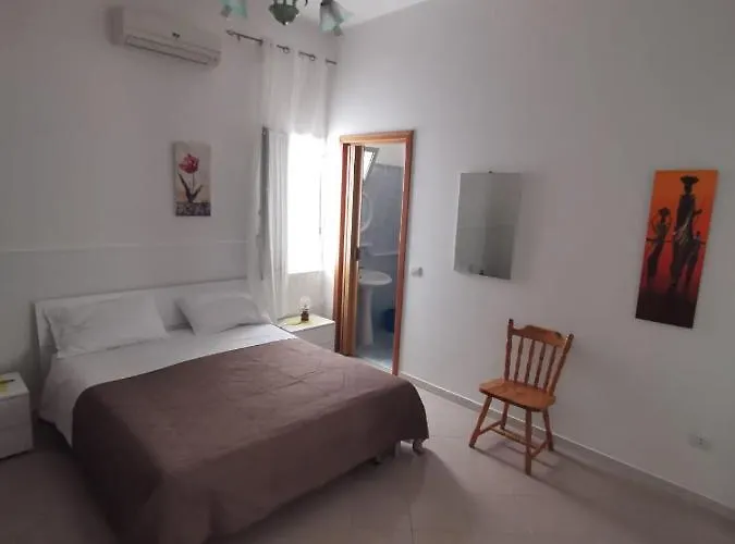 לינה וארוחת בוקר Li Scianuli *